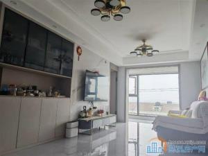 蔚蓝云图85平楼层中间3室精装满2年