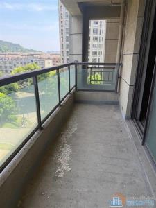 恒泰嘉景园  带车位杂物间