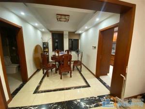 星光家园一期248平200万送车库