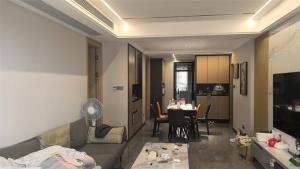 尚德家园124平带车位，新装修才两年