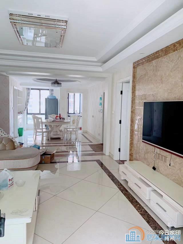 特价上笆里花苑137平精装带车位储藏间