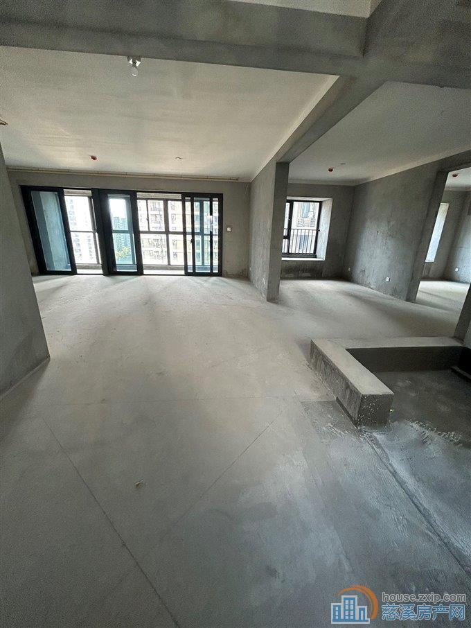 出售泊誉大平层边套192平378万直接