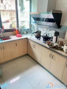 城东新村1楼边套70平自住精装上林可读