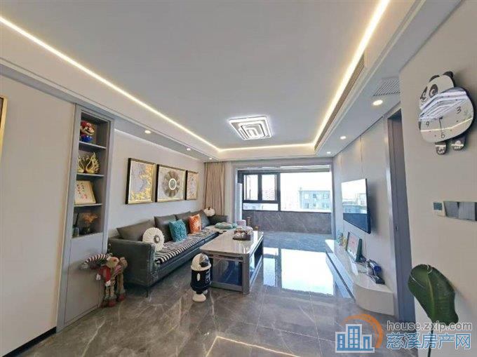阅江府132平顶楼精装拎包入住可读书