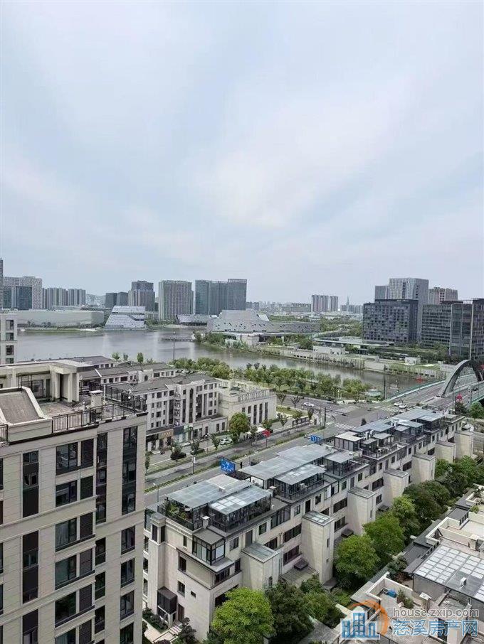 中交盛湖美庐一线湖景房带车位钥匙在全新