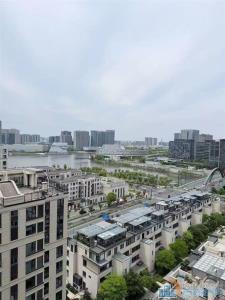中交盛湖美庐一线湖景房带车位钥匙在全新