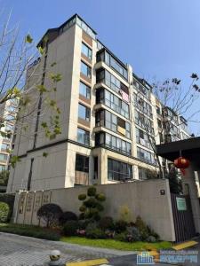 保利俯院江南花苑洋房128平精装186万