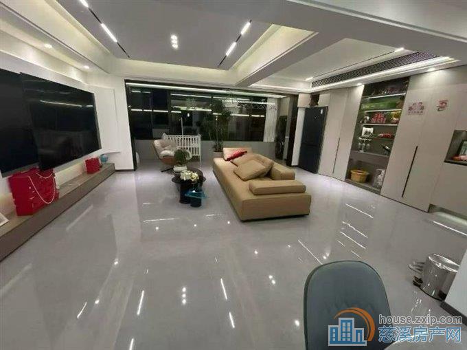 帝泊湾洋房两室两卫一衣帽间带车位精装