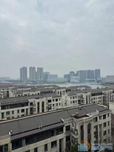 中海湖心半岛豪装126平楼层佳275万