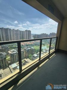 吾悦C区好楼层140平带车位208万
