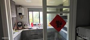 保利俯院江南洋房143平精装235万