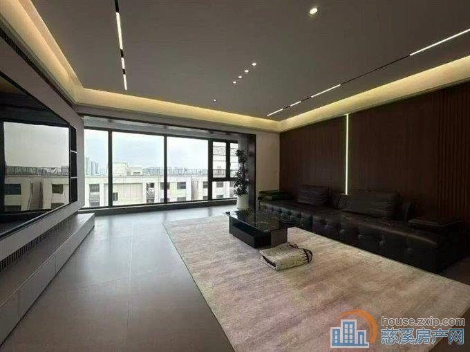 上河檀府洋房143平精装送充电桩车位