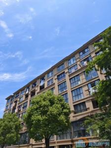 中梁泊景庭洋房143平车位精装220万