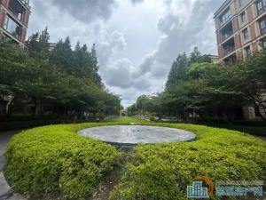 中交盛湖美庐143平毛坯306万