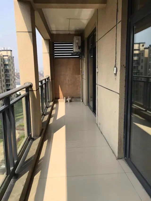 梅林苑 简单装修，带车位储藏间 位置好