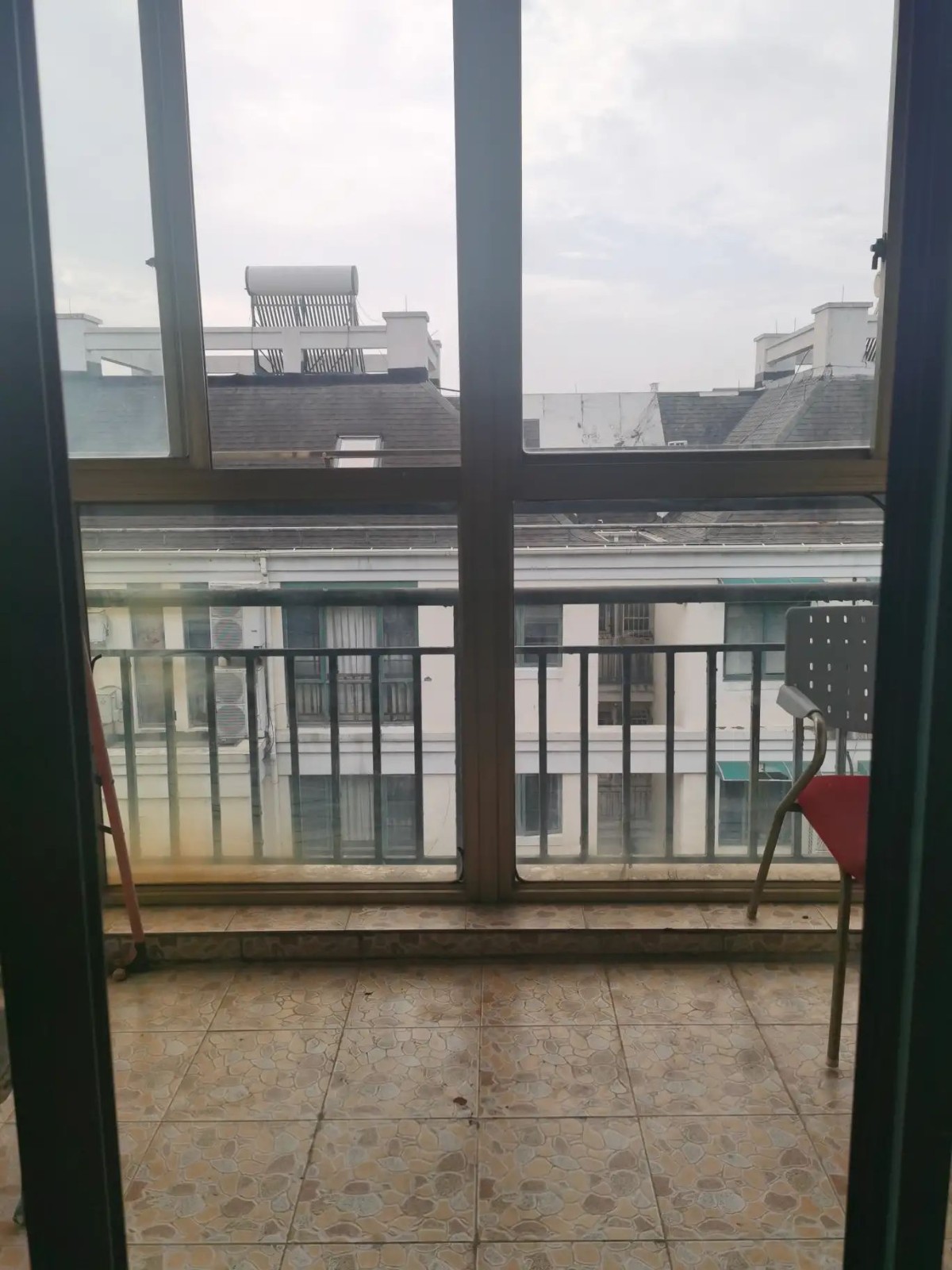 金旦花园 精装修 带杂物间 顶复