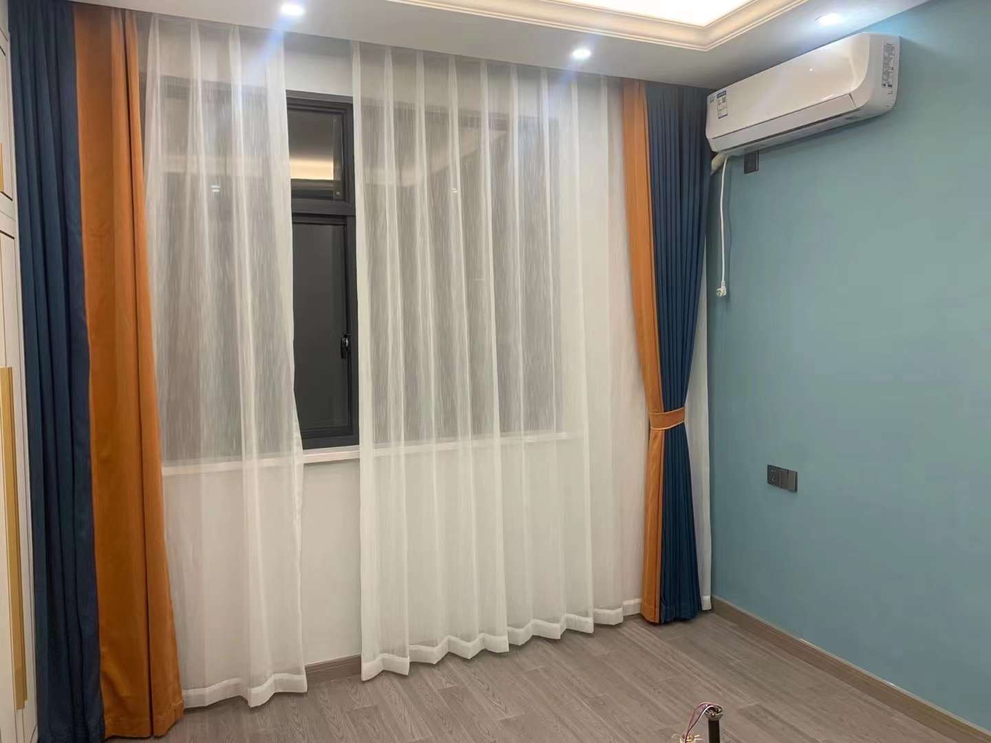 西洋寺别墅  精装  前后院子  车位到