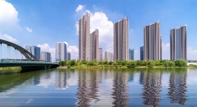 云顶 中间楼层193平方+车位直接房源