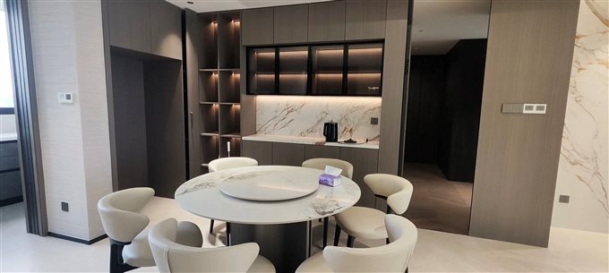 花样年172平，全新豪华装修带车位