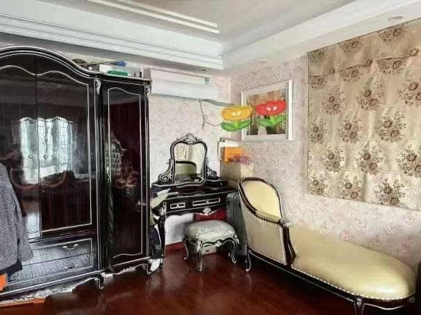 中泰都市花苑180平方159.8万直接