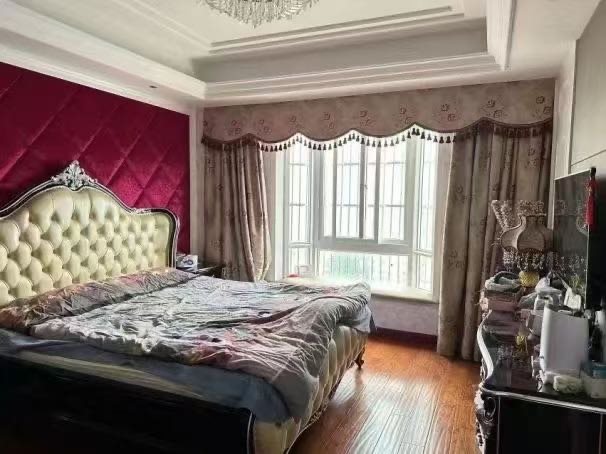 中泰都市花苑180平方159.8万直接