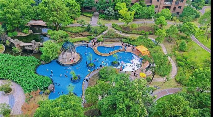 白金湾小高层绿城物业182平256万精装