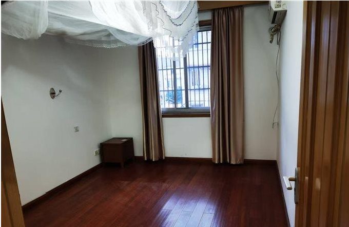 虞波北园2楼110平十车库108万直接钥