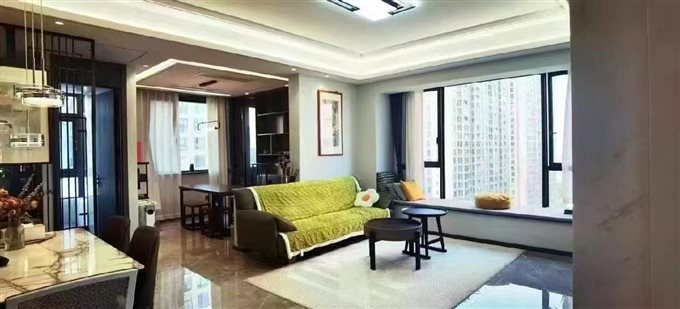 阳光城二期小高层顶复208平豪装388万