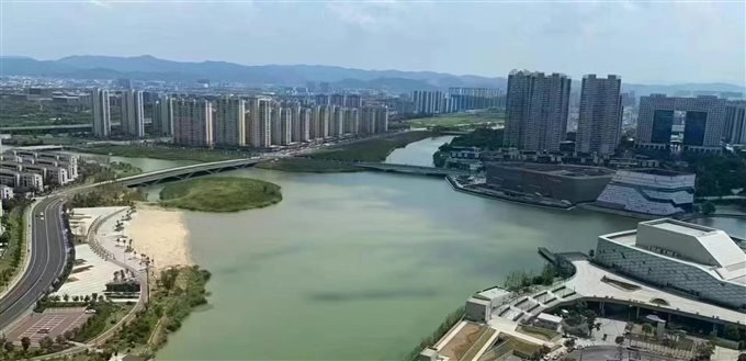 可以俯瞰整个明月湖的豪宅出售云顶独家钥匙