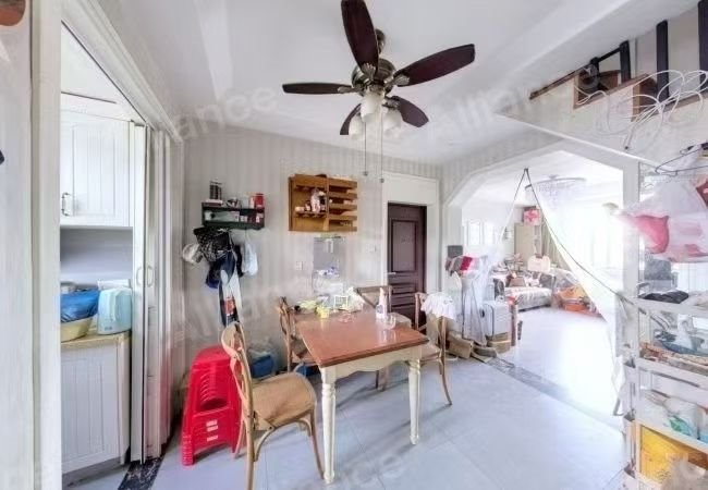 金山新村5楼66平+阁楼精装54.8万