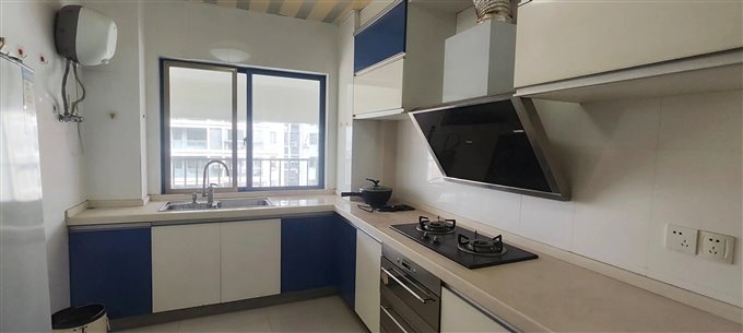 嘉和名苑 130平 140万 带车位