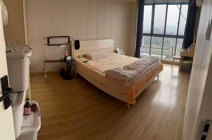 捡漏中梁泊景庭130平洋房顶楼4室2厅2卫