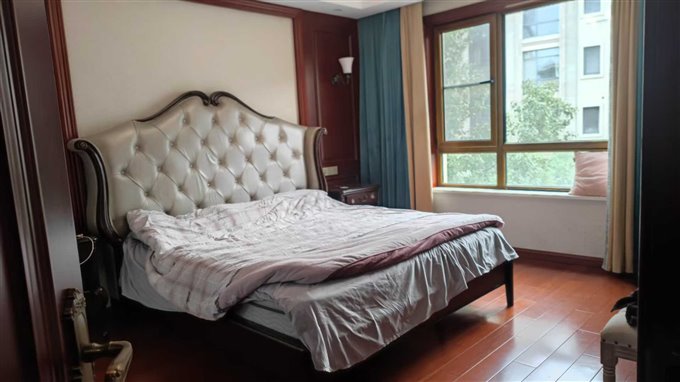 杭湾名苑3复4豪装258平带车位368万