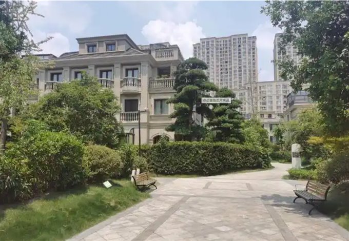 阳光城二期别墅237平方628万带双车位