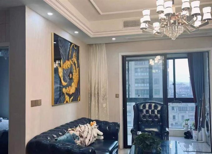 阳光城二期96平三室自住精装3000元