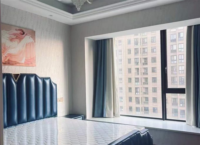 阳光城二期96平三室自住精装3000元