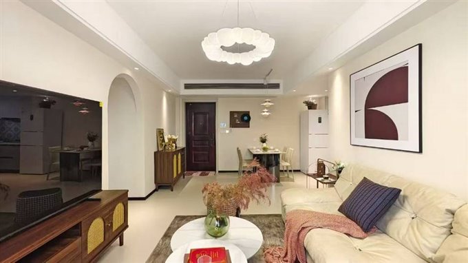 洋房品尚居1号楼704室88.9平83万