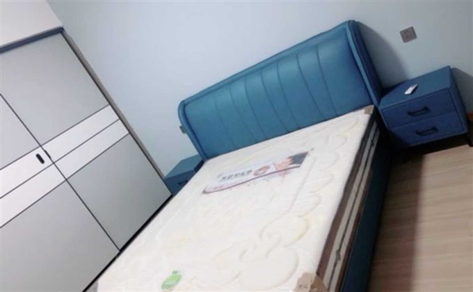 佳洲锦苑137平精装四室有车位3000元