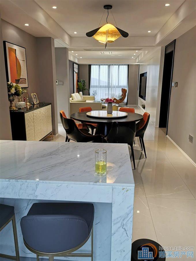 复地二期 138平豪装 188万拎包入住