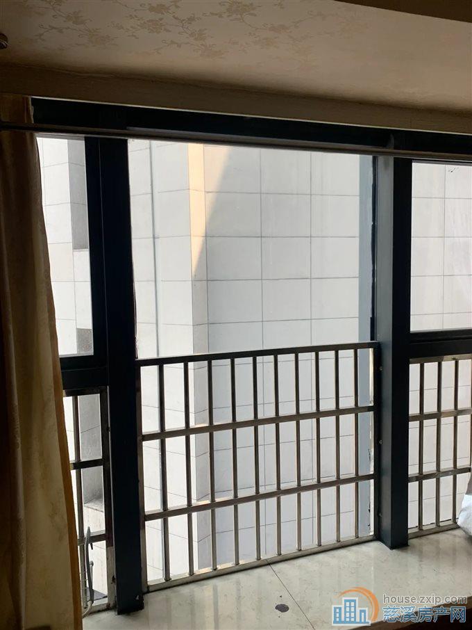 泰悦公寓 精装修 满两年 