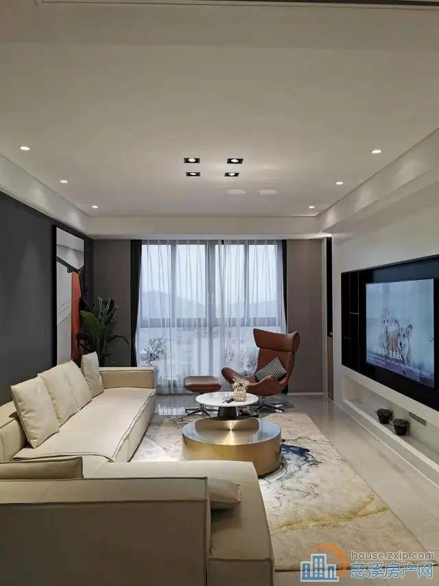 复地二期 138平豪装 188万拎包入住