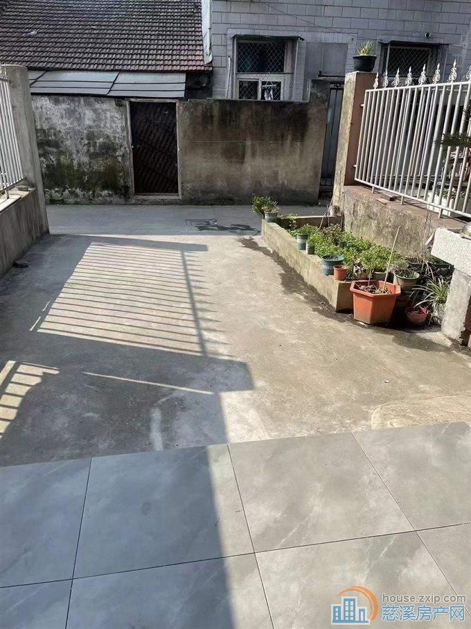 出售：西洋寺私房有天有地，精装修带院子，