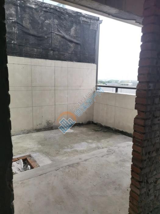 中交盛湖美庐 上叠 带露台 668万