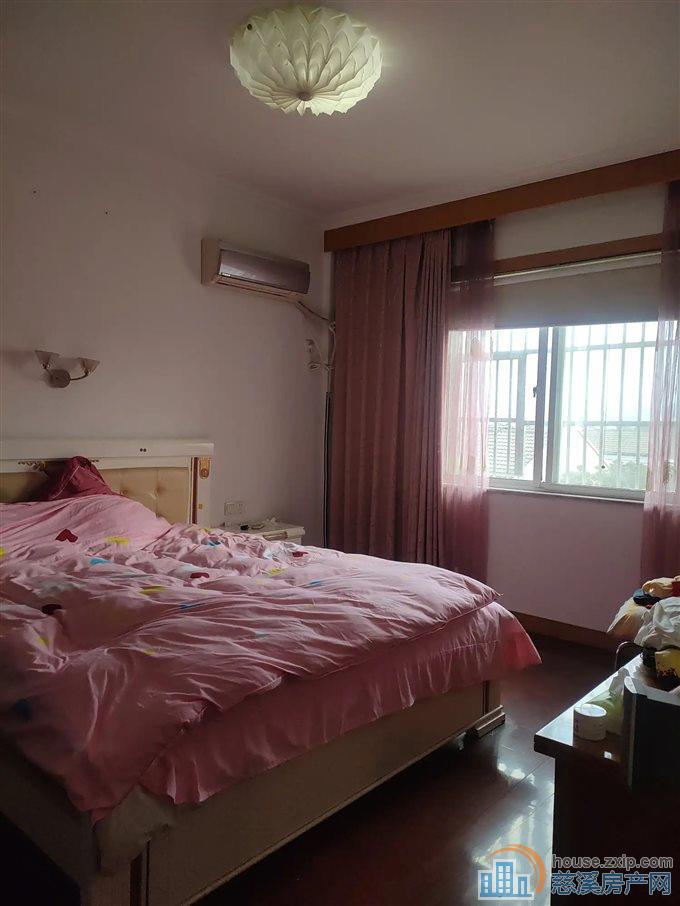 隆兴家园 精装修 南北通透 朝南车库