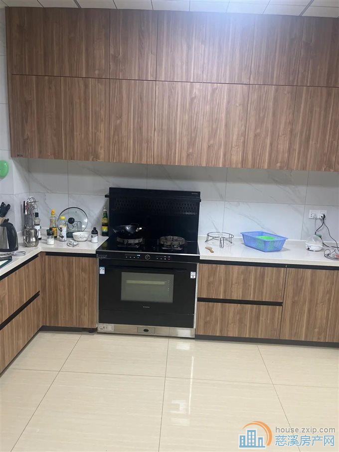 双喜花园全新婚房，全屋定制，品牌家电