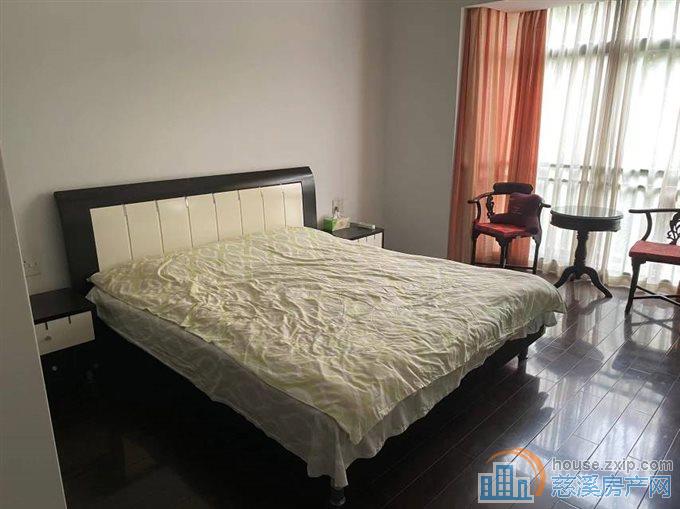 东方明珠洋房168平3室3000元车位直