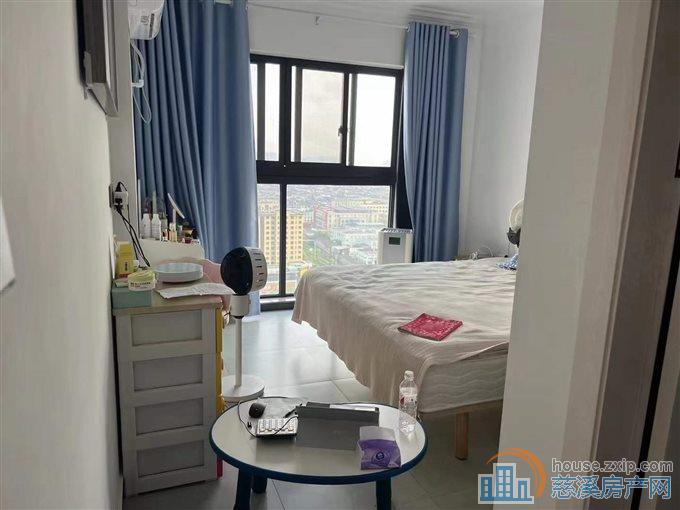 出售:君塘名筑102平，简单装修，24楼