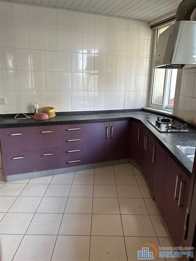 童家新村简装139平128万带杂物间