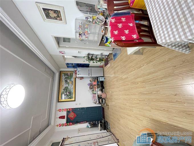 金山新村74平精装2房带架空层