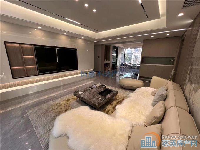 天铂佳苑 洋房 豪华装修 拎包入住